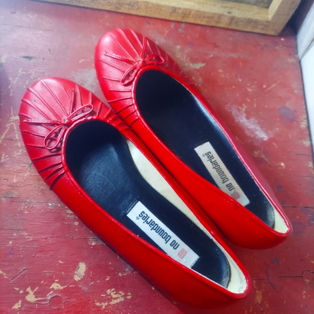 Cute Red Pleat No Boundaries Flats
